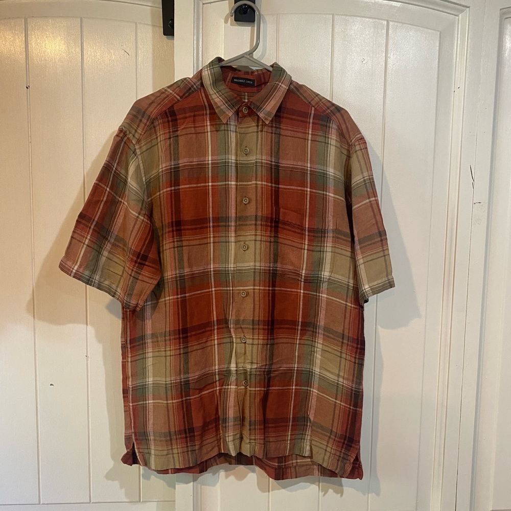 Men’s Van Heusen Button Down Shirt